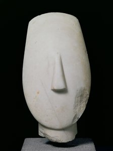 女性の頭、ケロスの彫像の断片、キクラデスII世前期、紀元前2700年〜2400年（大理石）