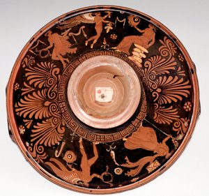メナドとエロスのパテラ（テラコッタ、紀元前325～300年