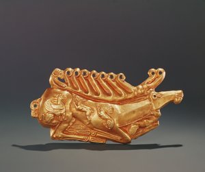 翼のあるグリフィン、ノウサギ、ライオン、犬、ラムズヘッド（ゴールド）の体で装飾された横臥クワガタ 作： Greek School