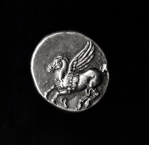 ペガサスを描いたコインの裏側、コリントス、紀元前700〜300年（金属）