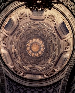 聖シュラウドの礼拝堂のドーム、1668〜94年 作： Guarino Guarini