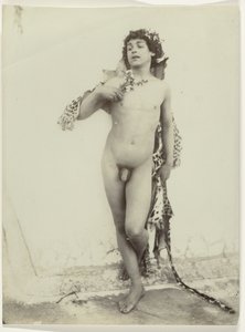 ヒョウの皮を持つ裸の少年 作： Guglielmo von Plüschow