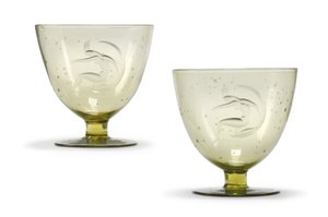 2つの「ラルナ」（月）のエッチングされた杯、1930年頃（手吹きガラス） 作： Guido Balsamo Stella