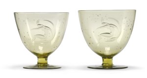 2つの「ラルナ」（月）のエッチングされた杯、1930年頃（手吹きガラス） 作： Guido Balsamo Stella