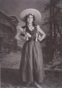 マチルデカルデロンとゴンザレス 作： Guillermo Kahlo
