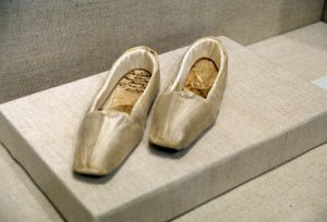 靴のペア（1819-1901年ヴィクトリア女王のもの） 作： Gundry and Sons