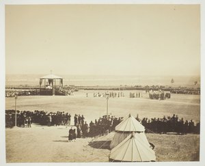 ミサ、カンプ・ド・シャロン、1857年。 作： Gustave Le Gray
