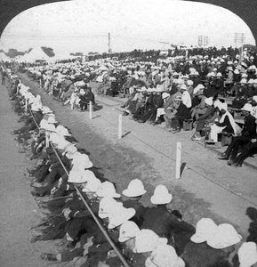 1910年代にデリーにあるランカシャーフジリエとボーダー連隊のサッカーの試合を観戦。 作： H. D. Girdwood