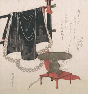 スタンド付き花瓶、洋服掛けに掛けられたドレス。 作： Hachifusa Shuri