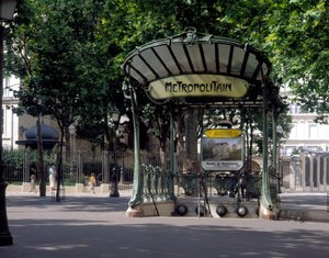 建築家H.ギマールによるパリのアベスのメトロの入り口の図 作： Hector Guimard