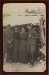 第一次世界大戦：「1914年から1916年にかけてのドイツ軍侵攻時のウクライナ。グループの肖像（モノクロ写真 作： Heldenfriedhof Dsessentniki (attr. to)