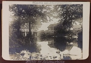 第一次世界大戦：「1914-1916年、ドイツ軍の侵攻下にあるウクライナ」。川にかかる橋（モノクロ写真 作： Heldenfriedhof Dsessentniki (attr. to)