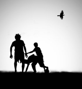 遊び心あふれる空のシルエット 作： 