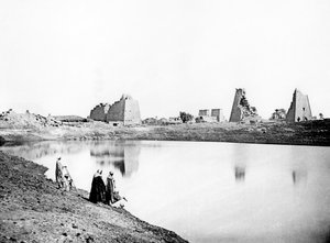 神聖な湖と寺院の遺跡、カルナック、ヌビア、エジプト、1887