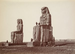 テーベ、メムノンの巨像、1870年代。