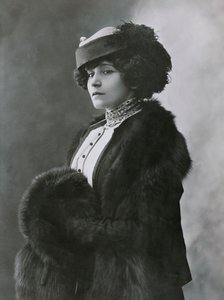 コレット、Sidonie-Gabrielle Colette (Saint-Sauveur-en-Puisaye) のペンネーム
