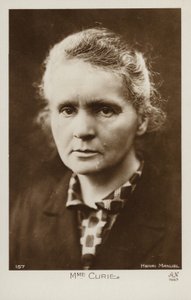 マリー・キュリー（1867～1934）、ポーランドの物理学者、化学者（モノクロ写真） 作： アンリ・マヌエル