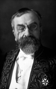 アカデミー・フランセーズの会員、カミーユ・ジュリアンの肖像。 作： Henri Manuel