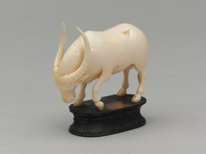 黒の司教、チェスの駒、インド、1820年頃 作： Henri Pille