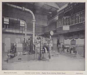 ケント州カンタベリーの電灯工場、配電盤のあるエンジンルーム（モノクロ写真 作： Henry Beauchamp Collis