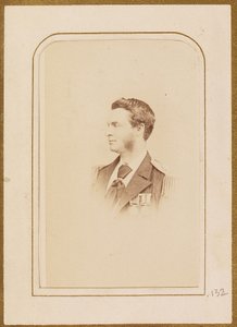 [軍服を着た男の肖像]。 作： Henry Maull and Co.