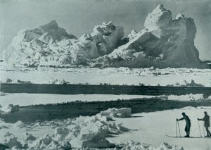 パックで崩壊したバーグ、c19101913、1913 作： Herbert Ponting