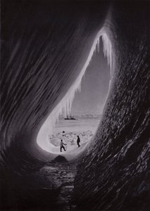 氷山の中の洞窟、遠くに見えるテラノバ（モノクロ写真 作： Herbert Ponting