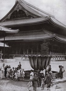 京都・東本願寺（モノクロ写真 作： Herbert Ponting