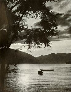 中禅寺湖、1910年。 作： Herbert Ponting