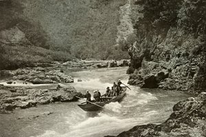 桂川の急流を撮影、1910年。 作： Herbert Ponting