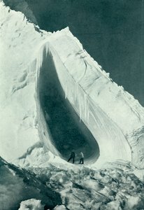 なしのアーチ・バーグ、c19101913、1913 作： Herbert Ponting