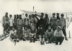 冬の後のエバンス岬でのメインパーティー、1911年、1913年 作： Herbert Ponting