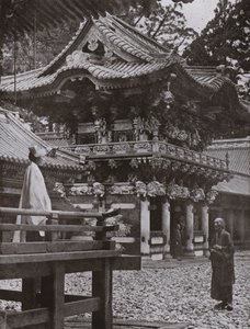 日光の陽明門（モノクロ写真 作： Herbert Ponting