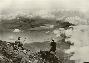 雲の上の2マイル、1910年。 作： Herbert Ponting