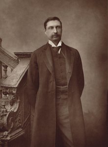 作家Sir Henry Rider Haggard 1856-1925の肖像。 作： Herbert Rose Barraud