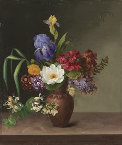アイリス、スイバ、スイカズラをあしらったギリシャ風花瓶 作： Hermania Neergaard