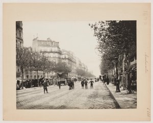パリのモンマルトルの通り、1890年頃（写真） 作： Hippolyte Blancard