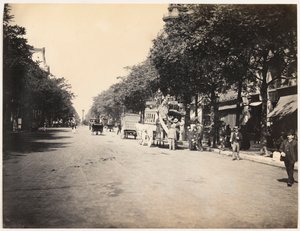 パリの大通りのオムニバス、1890年頃（白黒写真） 作： Hippolyte Blancard