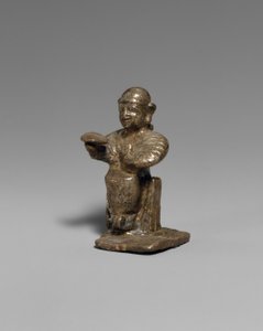 女性の座像 前14～13世紀頃 （銀製 作： Hittite