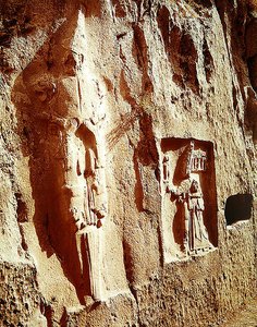 神に抱かれた剣神とトゥダリヤIV 作： Hittite