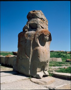 スフィンクスの門の眺め 作： Hittite Hittite