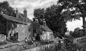 ザスワンイン、Fittleworth、サセックス、c1922 作： Horace Walter Nicholls