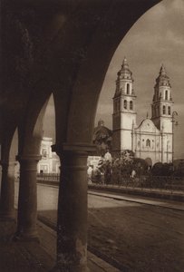 メキシコ：カンペチェ大聖堂（モノクロ写真） 作： ウーゴ・ブレーメ
