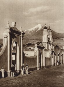 メキシコ：チャルチコムラとピコ・デ・オリサバ（モノクロ写真） 作： Hugo Brehme