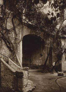 メキシコ：クエルナバカ、絵のような一角（モノクロ写真） 作： ウーゴ・ブレーメ