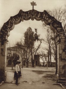 メキシコ：ミチョアカン州、アカンバロ教会（モノクロ写真） 作： ウーゴ・ブレーメ