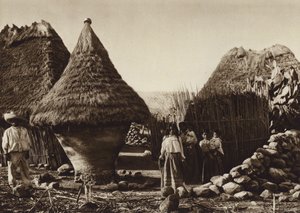 メキシコ：村のトウモロコシ・コンテナ（モノクロ写真）