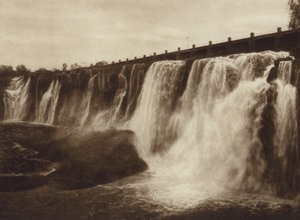 メキシコ：フアナカトランの滝（モノクロ写真）