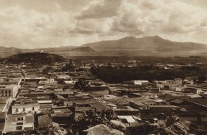 メキシコ：トルーカの眺め（モノクロ写真）