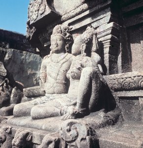 シヴァとパルヴァティの彫像、西暦800年頃 作： Indian School